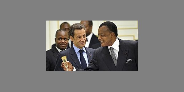 Image:Sassou à Paris : les dictateurs toujours bienvenus à l'Élysée